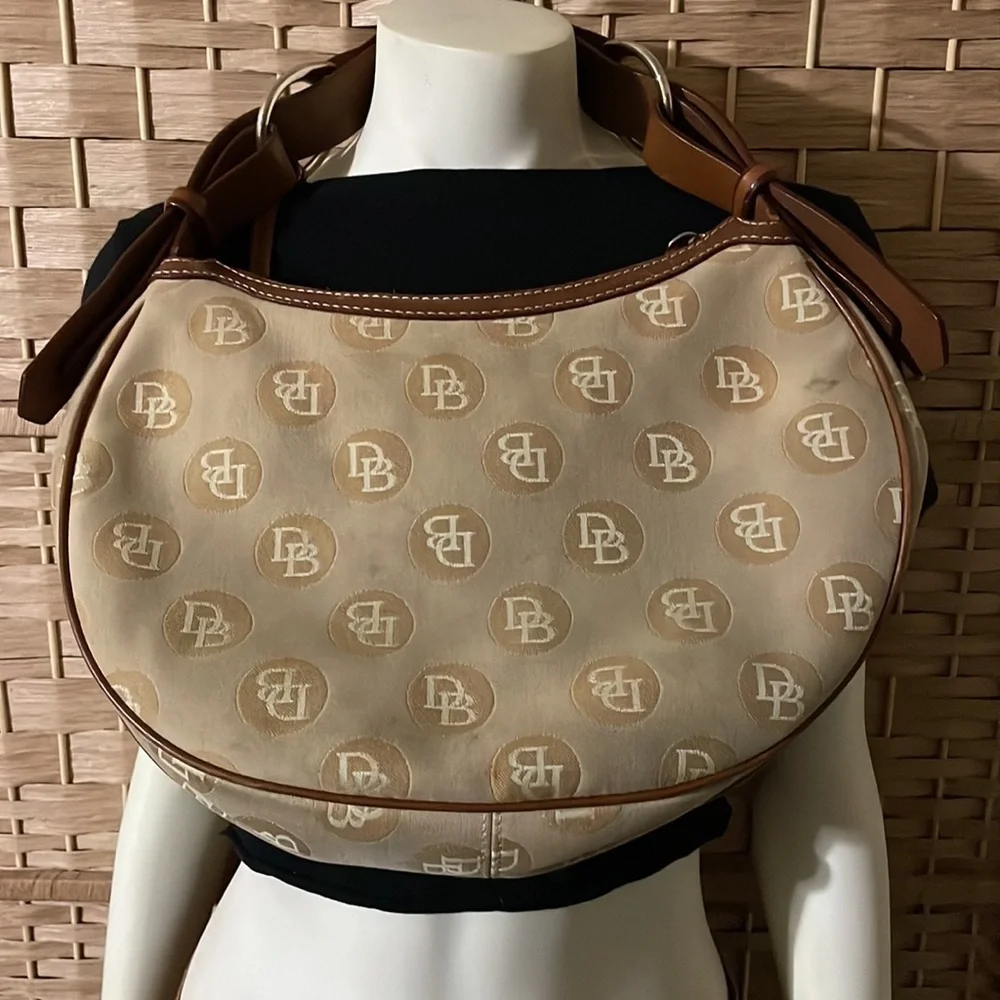 Dooney & Bourke Bag Signature Logo Hobo Shoulder Bag Dooney Shoulder Bag 🔥